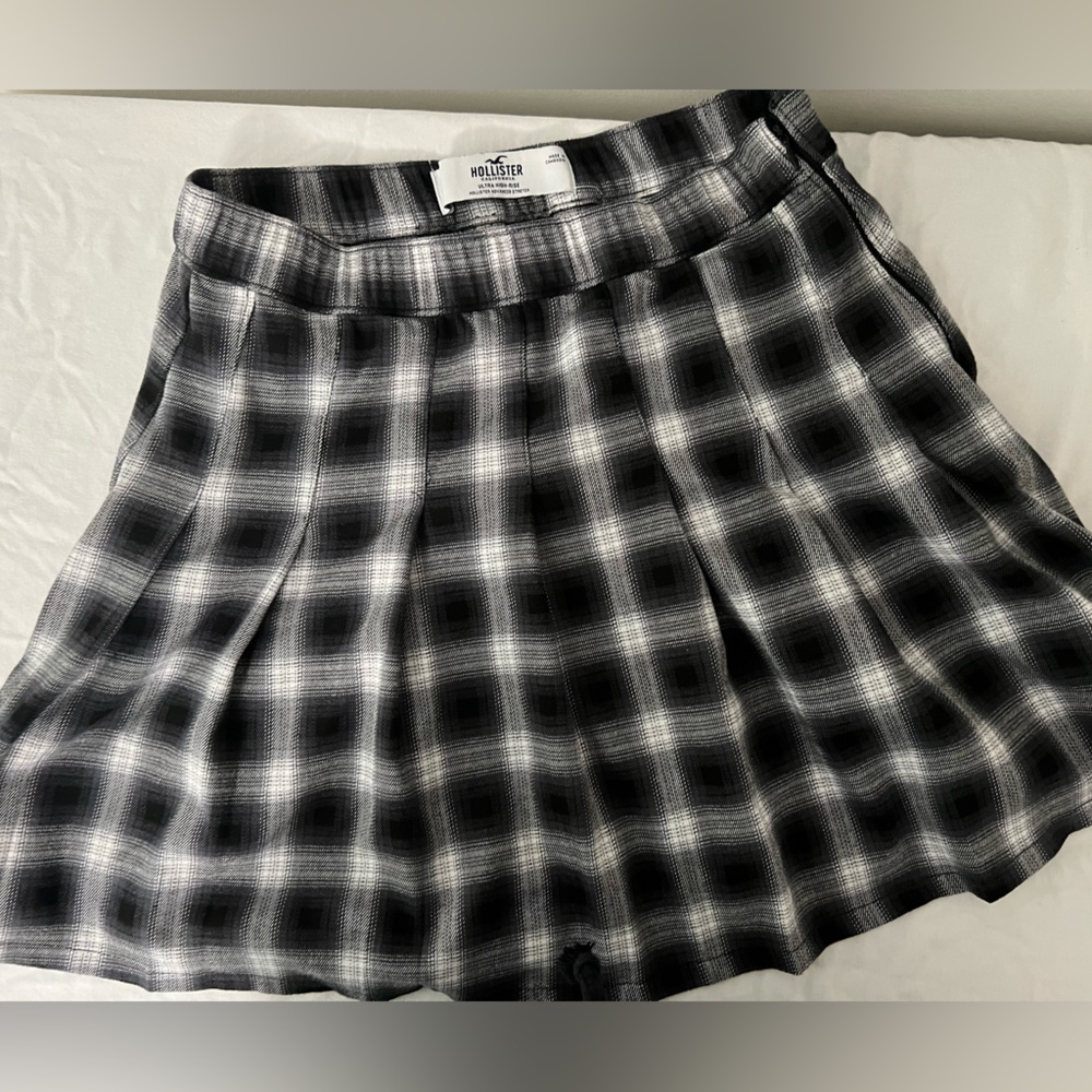 Hollister Plaid Pleated Skirt